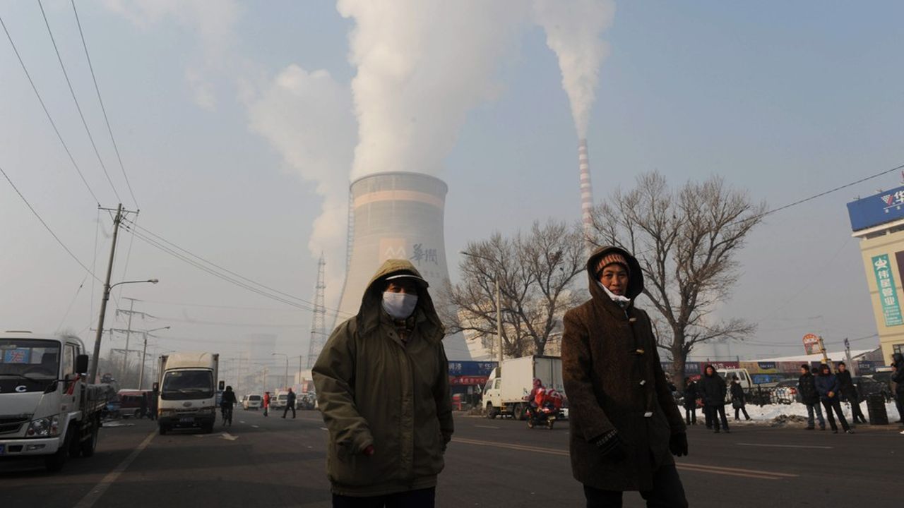 En Chine, en raison des nombreux confinements et du repli du marché immobilier, les émissions de CO2 d'origine fossile ont stagné (-0,2 %) entre 2021 et 2022.