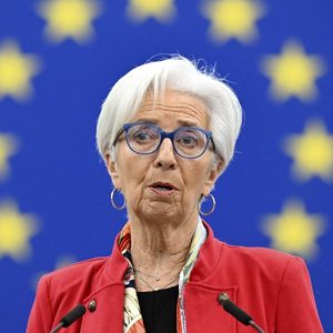 La présidente de la BCE Christine Lagarde a prévenu que d'autres hausses de taux au-delà de celle de mars seraient possibles en fonction des données économiques.