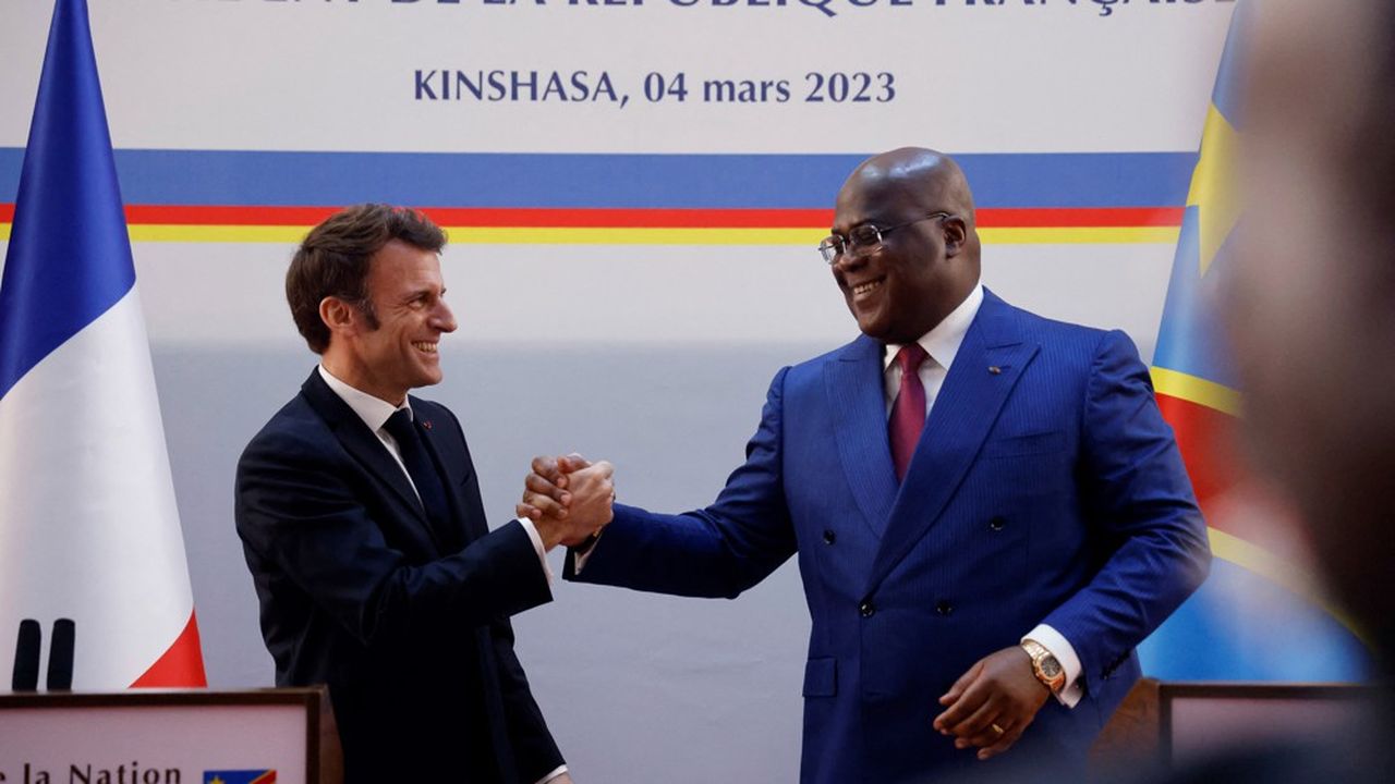 Emmanuel Macron et Felix Tshisekedi le président de la République démocratique du Congo , lors de la conférence de Presse à Kinshasa.