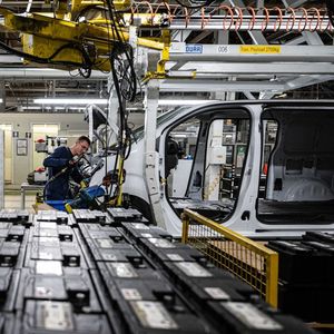 Le constructeur automobile Stellantis a ébloui les investisseurs par sa rentabilité inédite et ses 16,8 milliards d'euros de profits.
