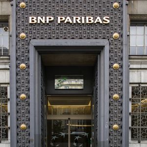 BNP Paribas a annoncé un programme de rachats d'actions de 5 milliards d'euros dans la foulée de la cession de sa filiale américaine Bank of the West.