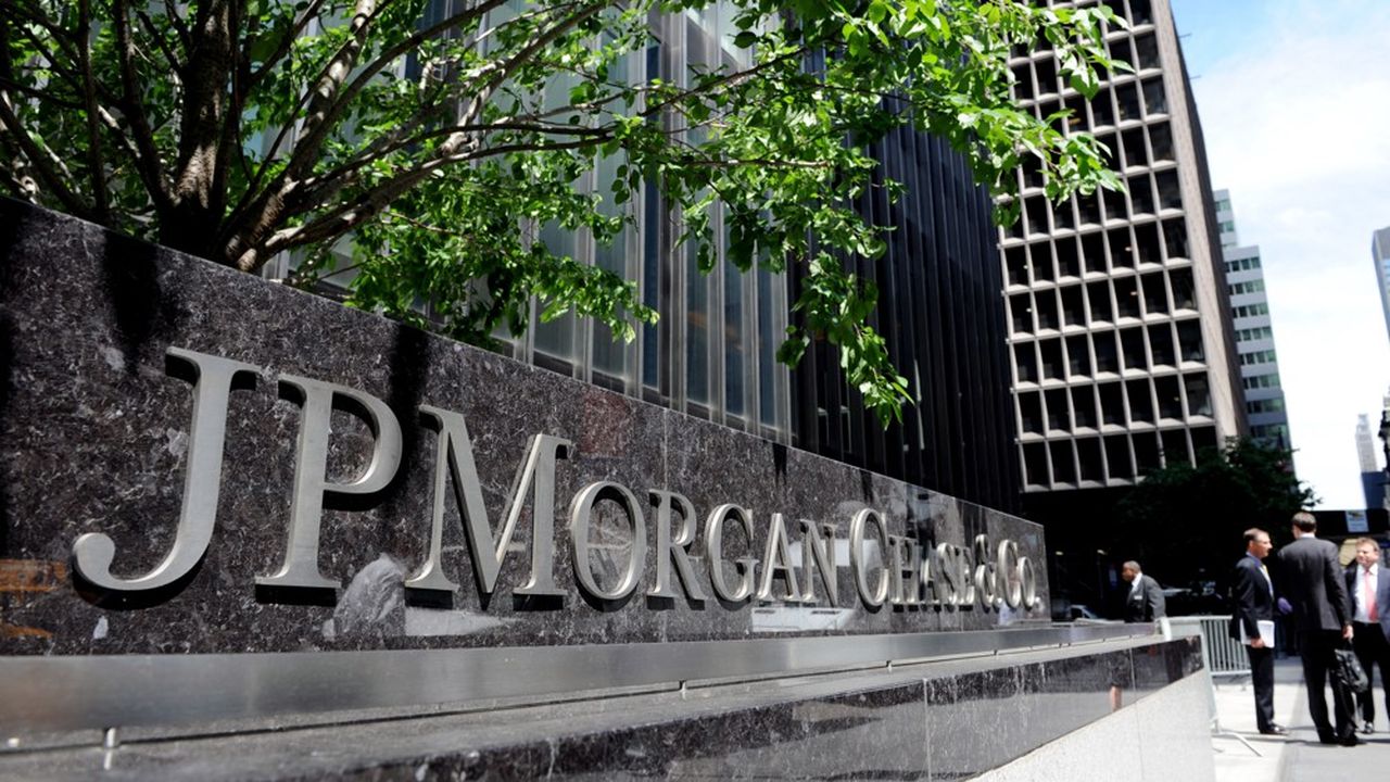 La banque américaine JP Morgan a déposé plainte contre Jes Staley, son ancien patron de la gestion de fortune.