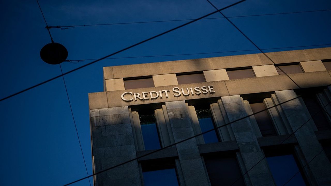 Credit Suisse a annoncé jeudi qu'il allait emprunter jusqu'à 50� milliards de francs suisses à la banque centrale helvétique pour « renforcer » le groupe.