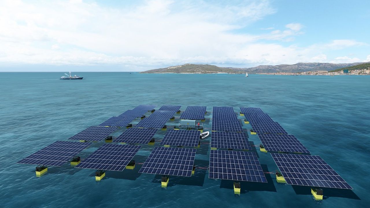 Le solaire offshore se distingue  par des structures légères, peu de contraintes mécaniques et de gestion de maintenance .