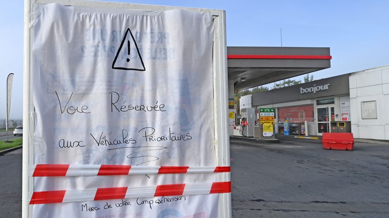Pensions: many service stations are empty