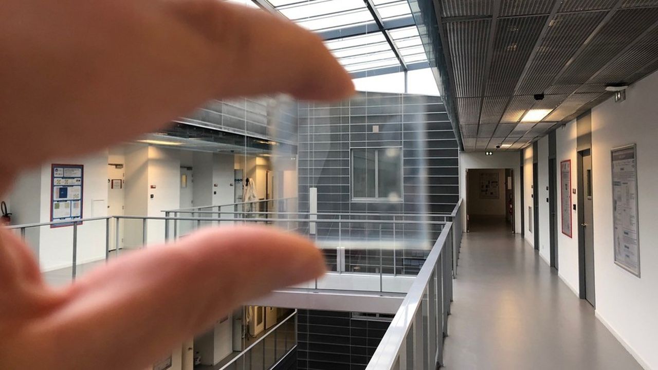 Un laboratoire du CNRS à Amiens crée un double vitrage photovoltaïque