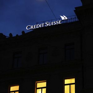 Credit Suisse vendait ces actifs risqués à une clientèle privée que les régulateurs cherchent en principe à sécuriser.