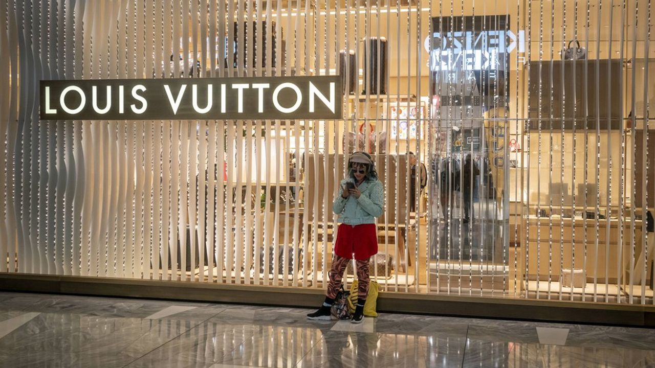 Louis Vuitton se place au premier rang des marques françaises.