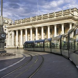Une ligne de tramway à Bordeaux. Keolis vient de renouveler son contrat pluriannuel avec la métropole girondine, en modifiant l'exploitation du réseau.