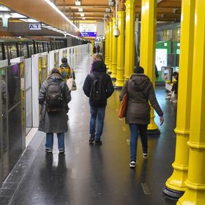 Dans le réseau du métro parisien, 94 % de l'offre commandée par IDFM a été réalisée en février. La ligne B du RER, partagée avec la SNCF, reste problématique.