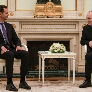 Le président Bachar Al Assad vient de rencontrer le président russe Vladimir Poutine au Kremlin et tente de se réintégrer sur la scène internationale après un conflit en Syrie qui a fait un demi-million de morts.