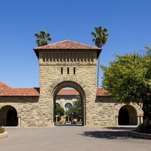 Ouverte depuis l'année 1891, l'université de Stanford, située au coeur de la Silicon Valley au sud de San Francisco, fait rêver plus d'un Français !
