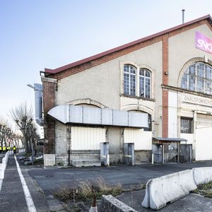 Les biennales de la danse et d'art contemporain vont prendre possession d'un ancien atelier de la SNCF à la Mulatière au sud de Lyon.