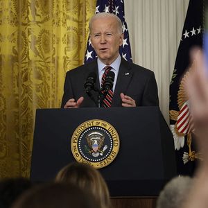 Le président Biden estime que « personne n'est au-dessus des lois ».