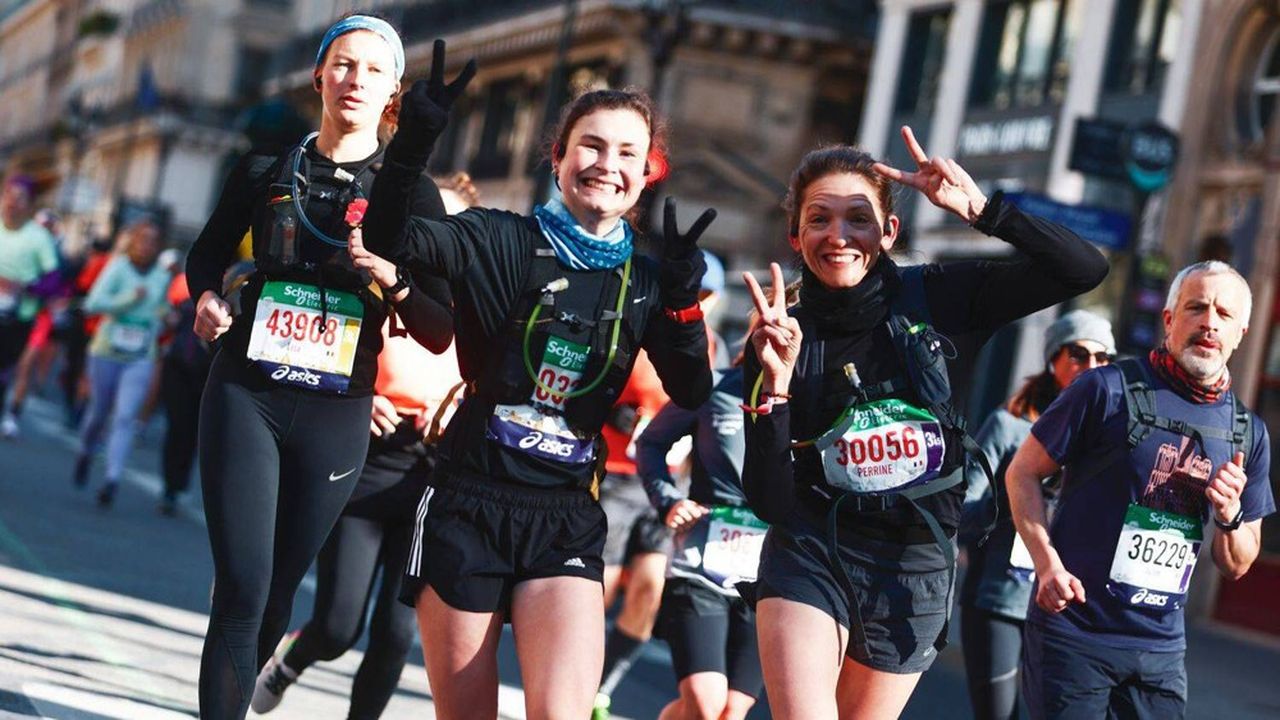 Des coureurs lors du Schneider Electric Marathon de Paris, le 3 avril 2022.