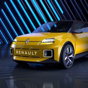 Renault a un temps d'avance sur la concurrence et va commercialiser dès l'an prochain sa R5 électrique, qui sera fabriquée à Douai.