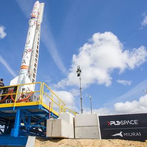 Les équipes de PLD Space préparent le premier tir de la mini-fusée Miura 1 à El Arenosillo, en Andalousie.