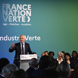 Bruno Le Maire promet de « donner un deuxième élan à la reconquête de l'industrie amorcée en 2017 ».