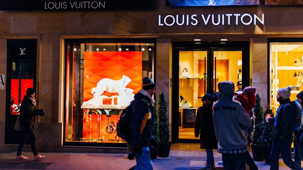 LVMH, Cartier et Prada s'associent autour du projet Aura, première  blockchain de luxe internationale