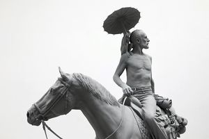 Hans Op de Beeck, « The Horseman », sculpture grandeur nature, 2020.