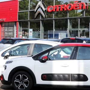 Les ventes aux loueurs de courte durée, qui permettent aux prix de doper leurs volumes, représentent plus d'une immatriculation sur cinq sur les trois derniers mois chez Citroën, 14,5 % chez Volkswagen, et même 24,3 % chez Opel.