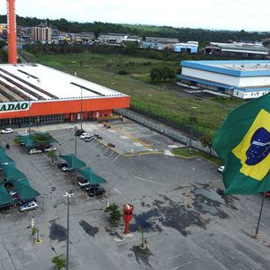 Au Brésil, Carrefour a racheté les hypermarchés Big, ex-Walmart, pour les transformer en cash an carry Atacadao.