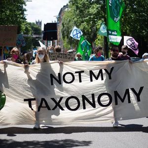 Le 21 mai 2022, une manifestation à Munich (Allemagne) contre la classification du nucléaire et du gaz parmi les énergies durables.