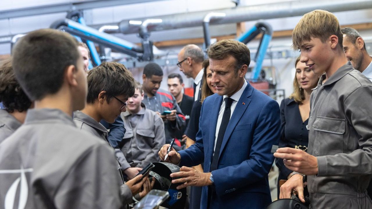 Emmanuel Macron aux Sables d'Olonne, en septembre.
