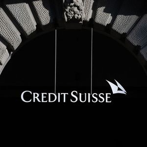 Il est reproché à Credit Suisse d'avoir adopté une approche « rigide et étroite » lors des recherches et d'avoir « refusé de poursuivre de nouvelles pistes » mises au jour en cours d'enquête.