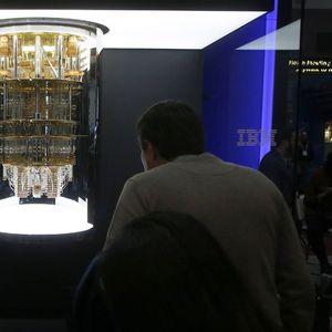 L'ordinateur quantique d'IBM dévoilé pendant le salon du CES à Las Vegas en 2020.
