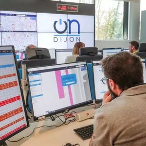 « Ce n'est pas pour surveiller les citoyens, c'est un complément d'information », dit Denis Hameau, adjoint du maire de Dijon, François Rebsamen (PS), et cheville ouvrière du projet OnDijon