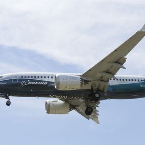 L'objectif de 400 à 450 livraisons de 737 Max en 2023 est maintenu.
