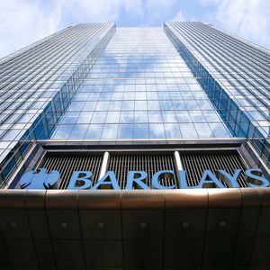 La banque britannique Barclays a publié jeudi des résultats en forte hausse, soutenue par la vigueur des taux d'intérêt.