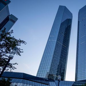 Deutsche Bank va devenir « l'un des principaux fournisseurs de plus de 170 entreprises clientes » pour leurs besoins sur les marchés de capitaux, indique la banque.