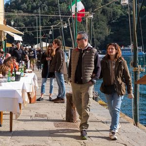 Débordé par les touristes, le petit port de Portofino, en Ligurie, a institué des amendes pour éviter les « embouteillages de piétons ».