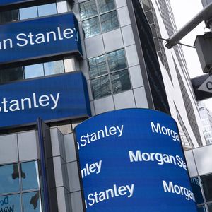 Morgan Stanley compte supprimer 3.000 postes d'ici à la fin du deuxième trimestre, après avoir déjà réduit sa masse salariale de 1.600 emplois en décembre.