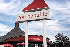 Les 220 restaurants Courtepaille et leurs 2.000 employés connaîtront le 2 mai les candidats à la reprise de l'enseigne auprès du tribunal de commerce de Nanterre.
