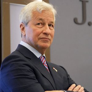 Aux commandes de JP Morgan depuis 2005, Jamie Dimon signe avec la reprise d'actifs de la First Republic Bank, le second plus gros sauvetage bancaire des Etats-Unis.