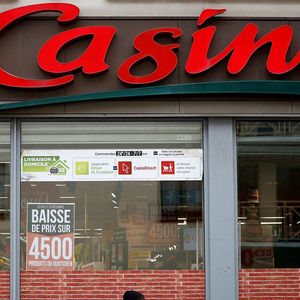 Toujours porté par les bons résultats de ses filiales en Amérique latine, le groupe Casino reste à la peine en France.