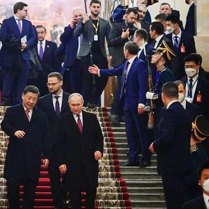 Le président Xi Jinping et le président Vladimir Poutine à la sortie d'une réception donnée au Kremlin en l'honneur du chef d'Etat chinois le 21� mars 2023.