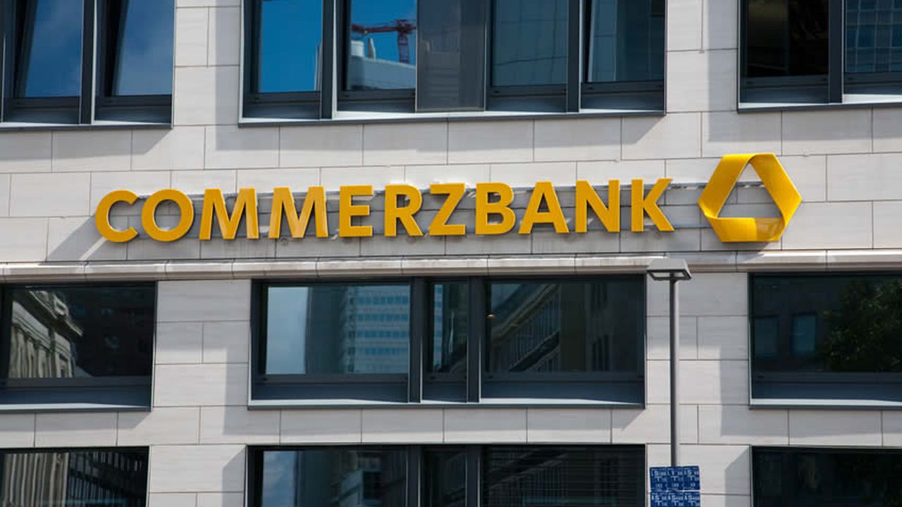 COMMERZBANK AG
