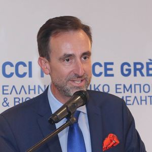 Laurent Thuillier, par ailleurs directeur général adjoint de la filiale grecque de Groupama, est le président de la chambre de commerce et d'industrie France Grèce depuis 2018.