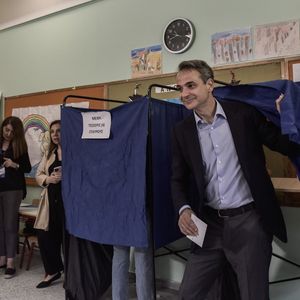 Après avoir voté à Athènes dimanche, Kyriakos Mitsotakis a assuré vouloir faire de la Grèce « un pays plus fort avec un rôle important en Europe ».
