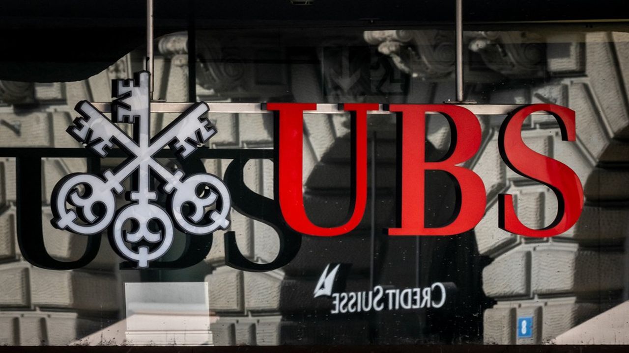 « Ces fortes turbulences se sont soldées par des opérations de rachats orchestrées par les autorités monétaires. Credit Suisse a été racheté par UBS. »
