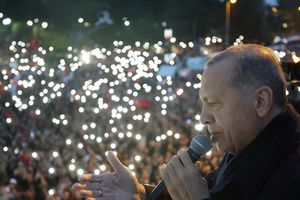 Le président Recep Tayyip Erdogan s'adresse à ses partisans après le deuxième tour de l'élection présidentielle.