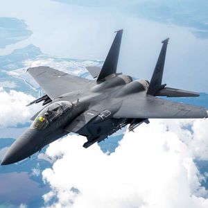 Modernisé, le Strike Eagle va encore servir les forces aériennes américaines pendant des décennies. Boeing annonce un doublement du rythme de production du F-15EX.