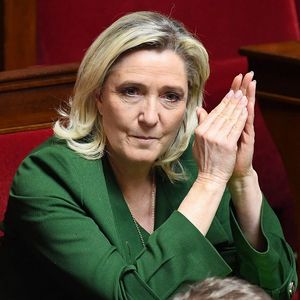Marine Le Pen assure que son prêt contracté auprès d'une banque russe n'a jamais influé sur sa ligne politique.