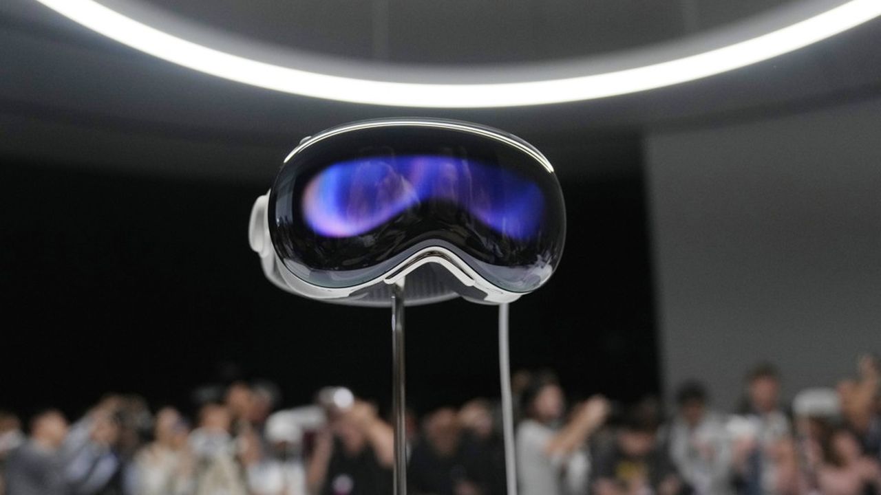 Apple svela gli occhiali per la realtà virtuale e la realtà aumentata