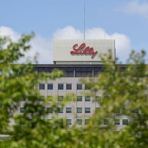 Eli Lilly est devenu fin mai la plus grosse entreprise pharmaceutique au monde, en termes de capitalisation boursière.
