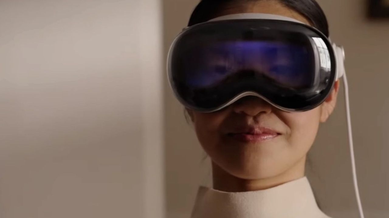 VIDEO - Le « Vision Pro » d'Apple, l'ordinateur qui s'est déguisé en casque  virtuel